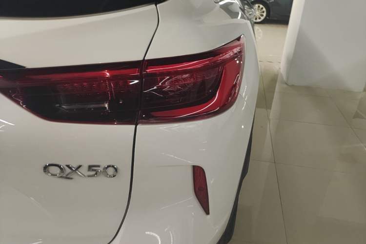 Used Infiniti QX50 2018 2.0T Four-Wheel Drive Smart Edition Right Rear Taillight