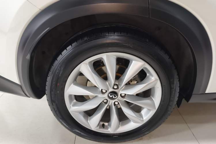 Used Infiniti QX50 2018 2.0T Two-Wheel-Drive Elite Edition Right Rear Wheel Hub
