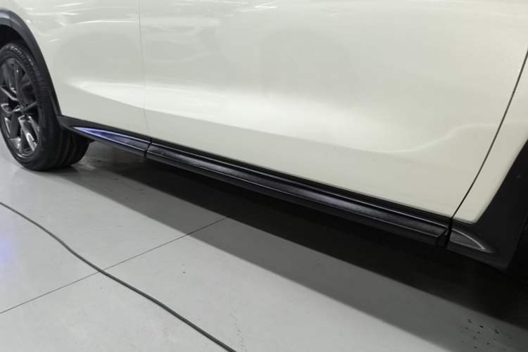 Used Infiniti QX50 2018 2.0T Four-Wheel Drive Smart Edition Right Side Sill