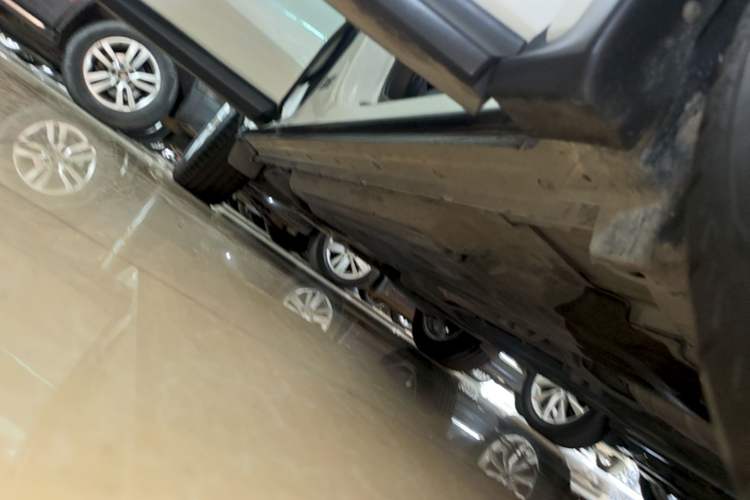Used Infiniti QX50 2018 2.0T Four-Wheel Drive Elite Edition Right Side Sill