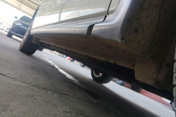 Used Infiniti QX50 2018 2.0T Two-Wheel-Drive Elite Edition Right Side Sill