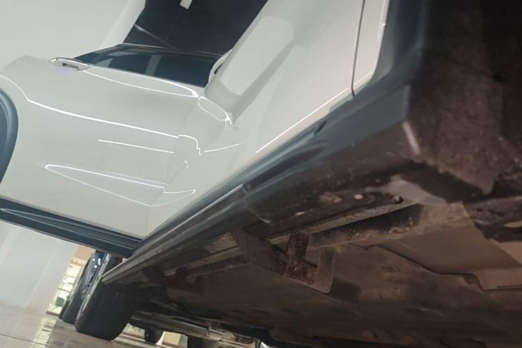 Used Infiniti QX50 2018 2.0T Four-Wheel Drive Elite Edition Right Side Sill