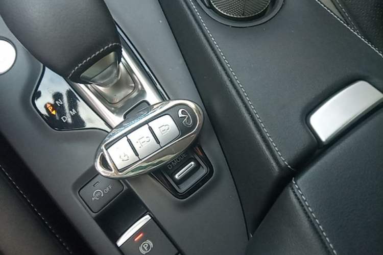 Used Infiniti QX50 2018 2.0T Two-Wheel Drive Fashion Edition Vehicle Key