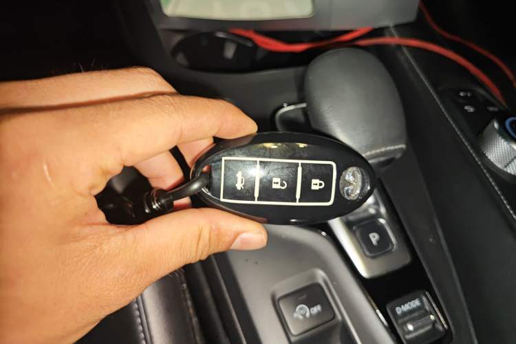 Used Infiniti QX50 2018 2.0T Two-Wheel Drive Fashion Edition Vehicle Key