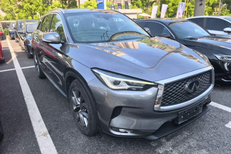 Used Infiniti QX50 2019 2.0T 30th Anniversary Limited Edition Front Right 45 Deg