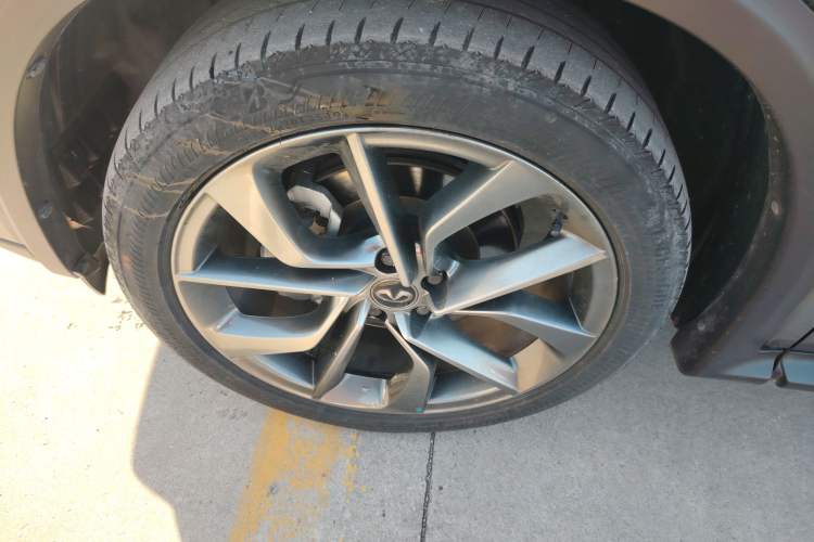 Used Infiniti QX50 2019 2.0T 30th Anniversary Limited Edition Left Front Wheel Hub