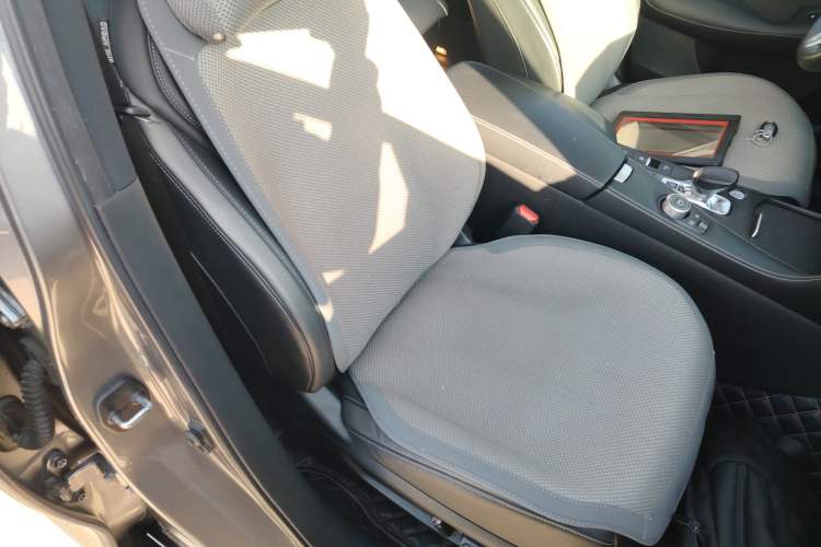 Used Infiniti QX50 2019 2.0T 30th Anniversary Limited Edition Right Front Seat