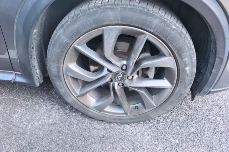 Used Infiniti QX50 2019 2.0T 30th Anniversary Limited Edition Right Front Wheel Hub
