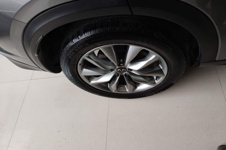 Used Infiniti QX50 2019 2.0T 30th Anniversary Limited Edition Right Rear Wheel Hub
