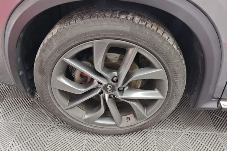 Used Infiniti QX50 2019 2.0T 30th Anniversary Limited Edition Left Front Wheel Hub