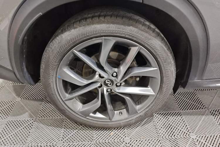 Used Infiniti QX50 2019 2.0T 30th Anniversary Limited Edition Right Rear Wheel Hub