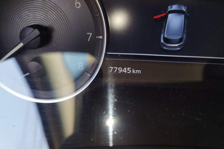Used Infiniti QX50 2019 2.0T 30th Anniversary Limited Edition Odometer Close Up