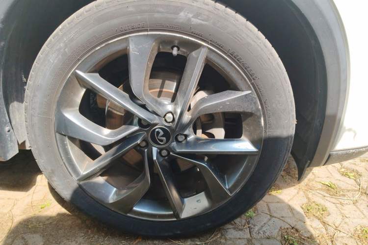 Used Infiniti QX50 2019 2.0T 30th Anniversary Limited Edition Right Front Wheel Hub