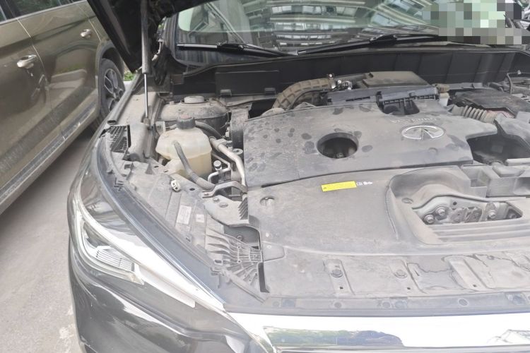 Used Infiniti QX50 2020 2.0T Two-Wheel Drive Fashion Edition Engine Bay Right