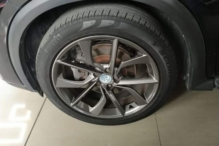Used Infiniti QX50 2020 Revised Version 2.0T All-Wheel Drive Elite Edition Left Front Wheel Hub