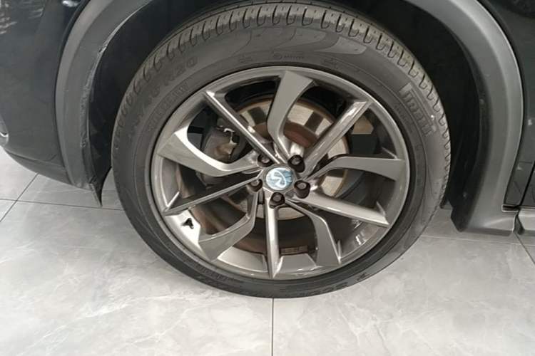 Used Infiniti QX50 2020 Revised Version 2.0T All-Wheel Drive Elite Edition Left Front Wheel Hub