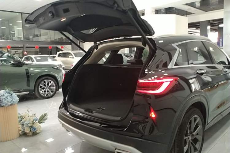 Used Infiniti QX50 2020 Revised Version 2.0T All-Wheel Drive Elite Edition Trunk