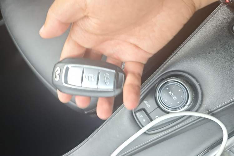 Used Infiniti QX50 2020 2.0T Two-Wheel Drive Fashion Edition Vehicle Key