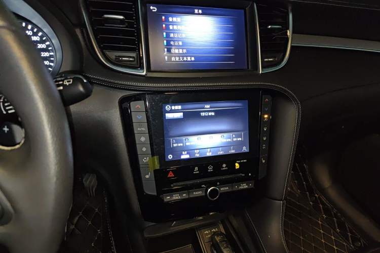 Used Infiniti QX50 2020 2.0T Two-Wheel Drive Fashion Edition Audio And AC Panel