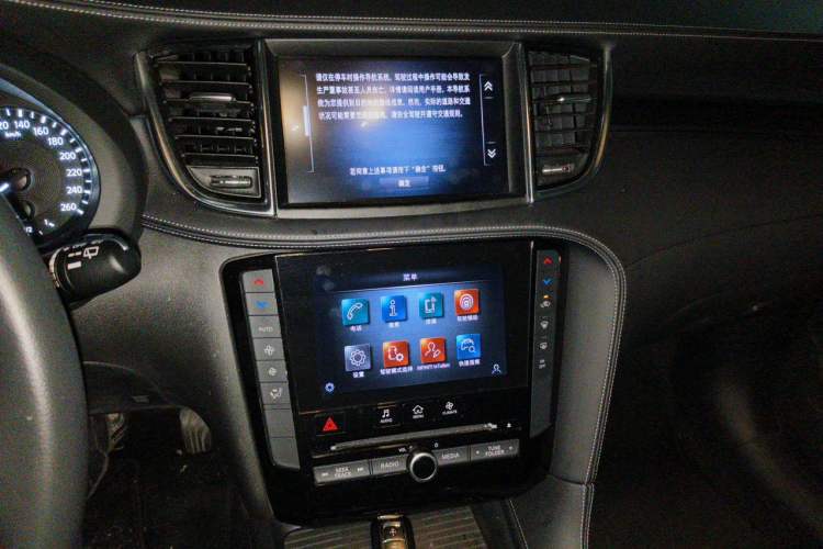Used Infiniti QX50 2020 Revised Version 2.0T Two-Wheel Drive Fashion Edition Audio And AC Panel