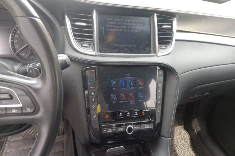Used Infiniti QX50 2020 2.0T Two-Wheel Drive Fashion Edition Audio And AC Panel