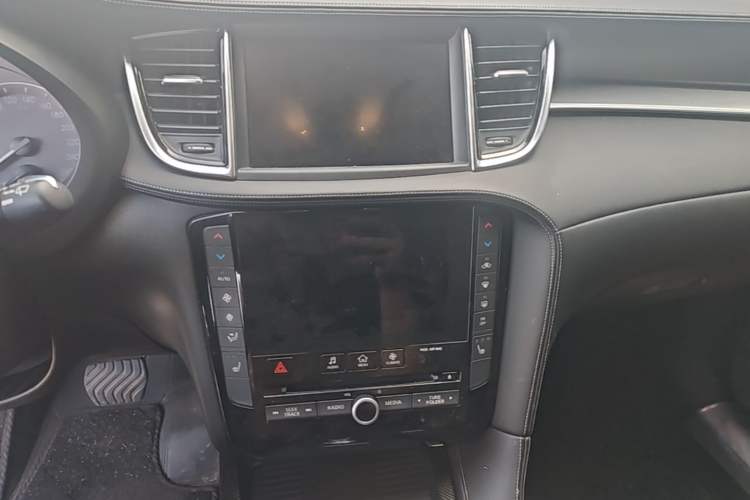 Used Infiniti QX50 2020 2.0T Four-Wheel Drive Smart Edition Audio And AC Panel