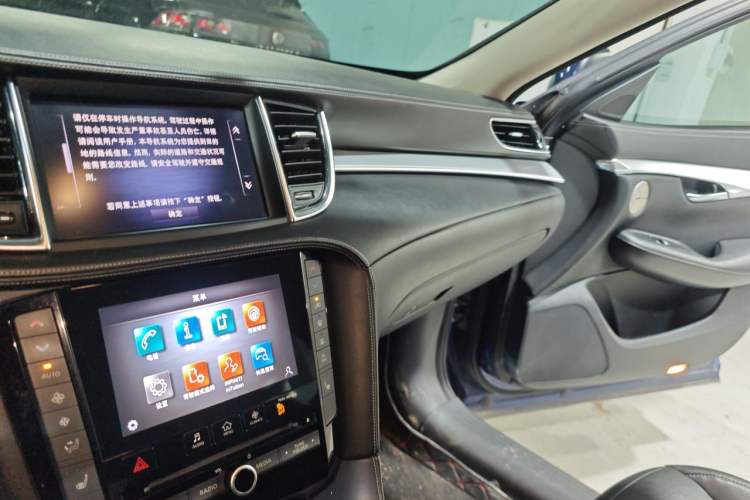 Used Infiniti QX50 2020 2.0T Two-Wheel Drive Fashion Edition Audio And AC Panel