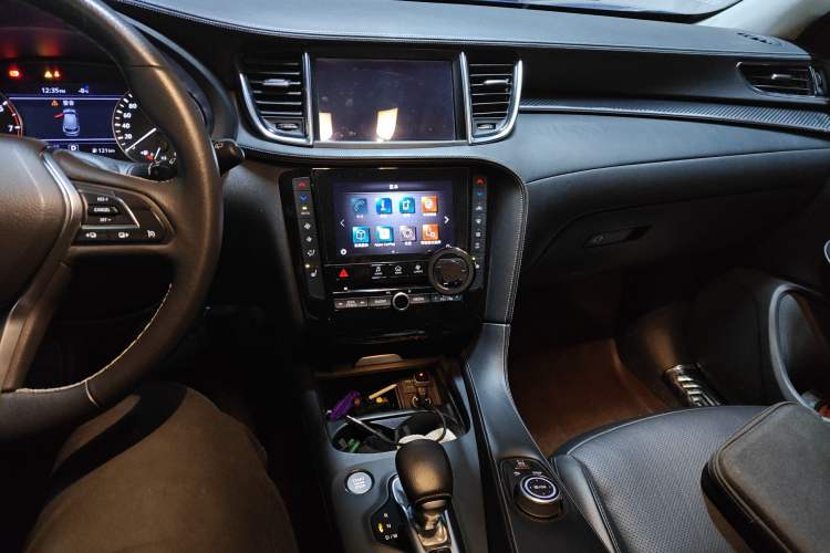Used Infiniti QX50 2020 2.0T All-Wheel-Drive Elite Version Audio And AC Panel