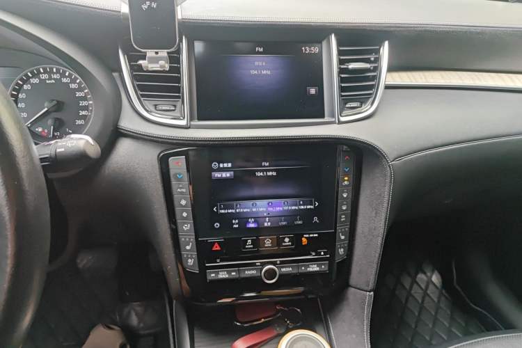 Used Infiniti QX50 2020 2.0T Four-Wheel Drive Flagship Edition Audio And AC Panel