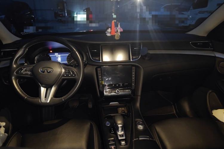 Used Infiniti QX50 2020 Revised Version 2.0T Two-Wheel Drive Fashion Edition Center Console