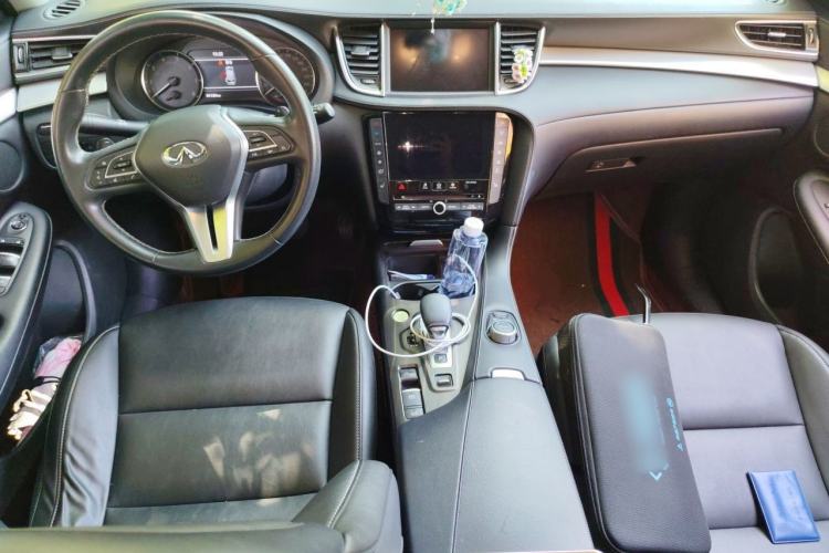 Used Infiniti QX50 2020 Revised Version 2.0T Two-Wheel Drive Fashion Edition Center Console
