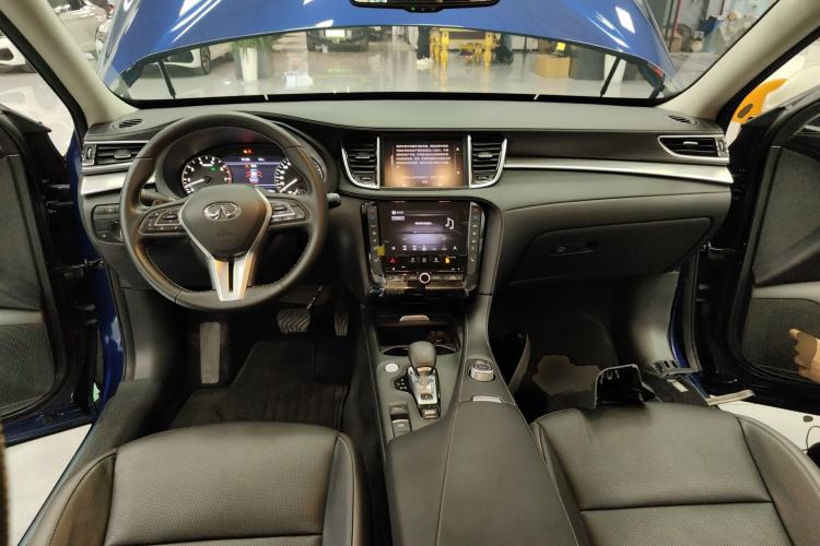 Used Infiniti QX50 2020 2.0T All-Wheel-Drive Elite Version Center Console