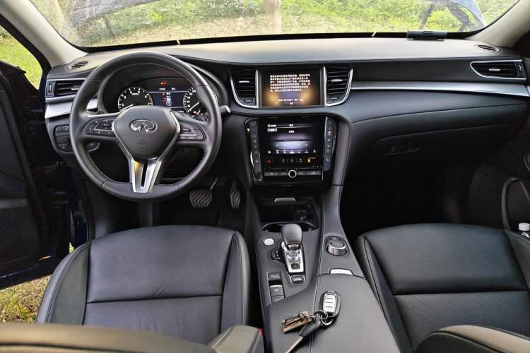 Used Infiniti QX50 2020 2.0T All-Wheel-Drive Elite Version Center Console