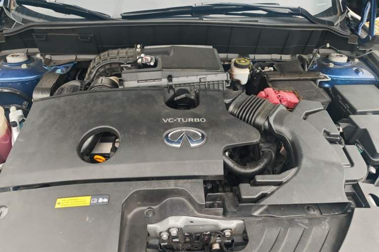 Used Infiniti QX50 2020 2.0T Two-Wheel Drive Fashion Edition Engine Bay