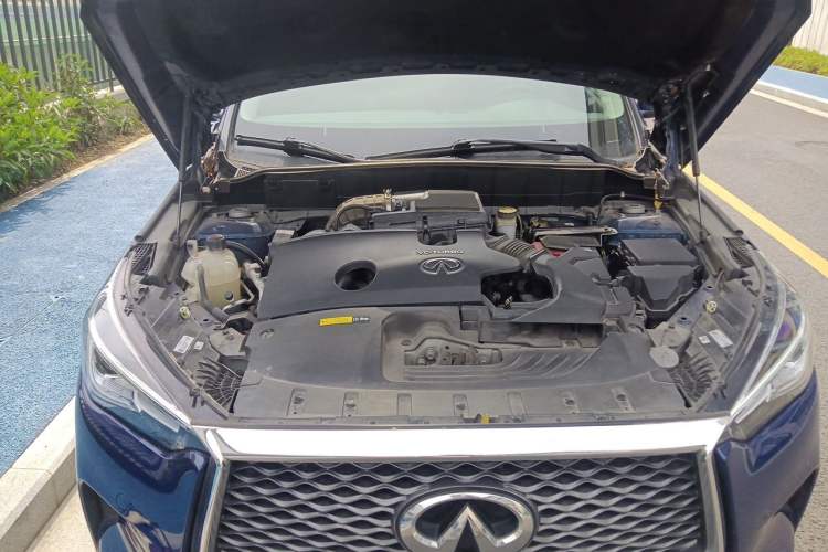 Used Infiniti QX50 2020 2.0T Two-Wheel Drive Fashion Edition Engine Bay