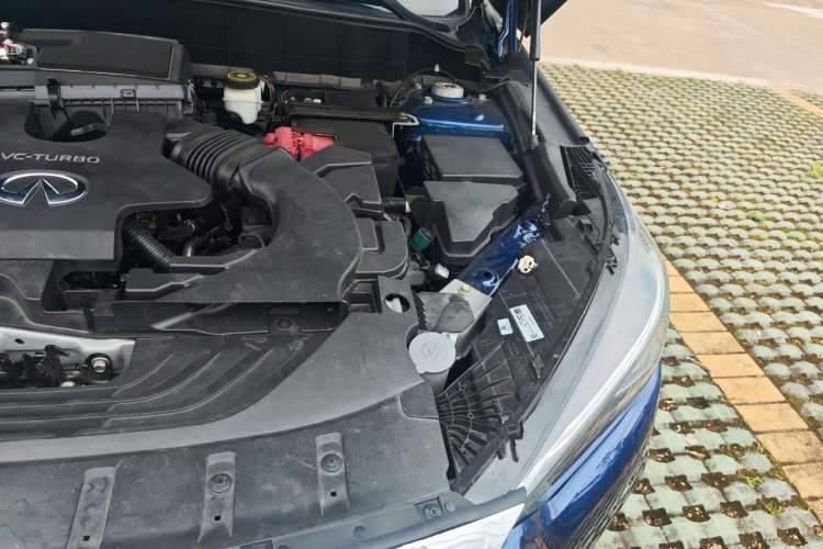 Used Infiniti QX50 2020 2.0T Two-Wheel Drive Fashion Edition Engine Bay Left