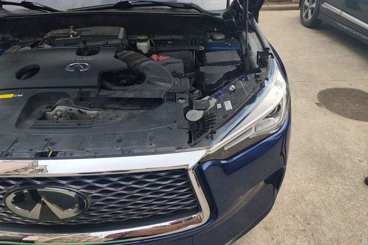 Used Infiniti QX50 2020 Revised Version 2.0T All-Wheel Drive Navigation Edition Engine Bay Left