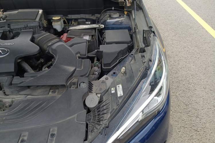 Used Infiniti QX50 2020 2.0T Two-Wheel Drive Fashion Edition Engine Bay Left