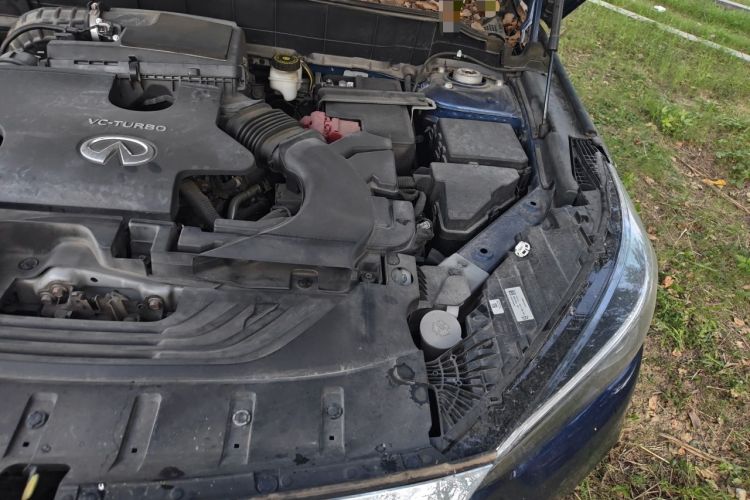Used Infiniti QX50 2020 2.0T All-Wheel-Drive Elite Version Engine Bay Left