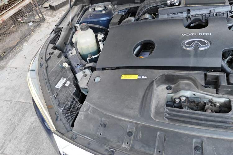 Used Infiniti QX50 2020 2.0T Four-Wheel Drive Luxury Edition Engine Bay Right