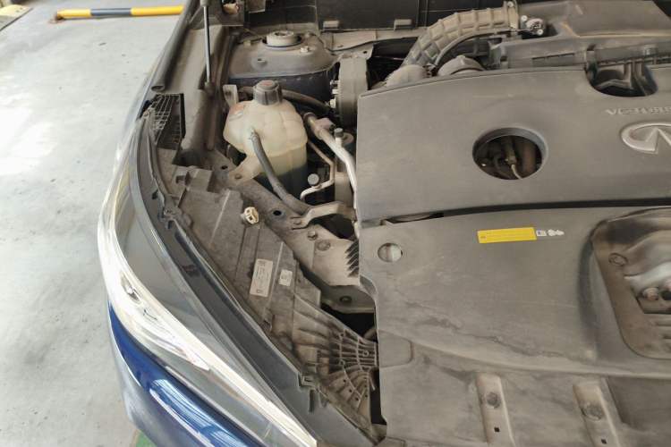 Used Infiniti QX50 2020 Revised Version 2.0T All-Wheel Drive Elite Edition Engine Bay Right