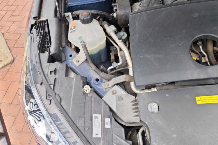 Used Infiniti QX50 2020 2.0T Two-Wheel Drive Fashion Edition Engine Bay Right