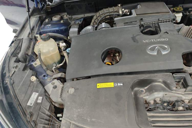 Used Infiniti QX50 2020 2.0T Two-Wheel Drive Fashion Edition Engine Bay Right