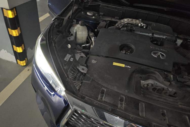 Used Infiniti QX50 2020 2.0T All-Wheel-Drive Elite Version Engine Bay Right