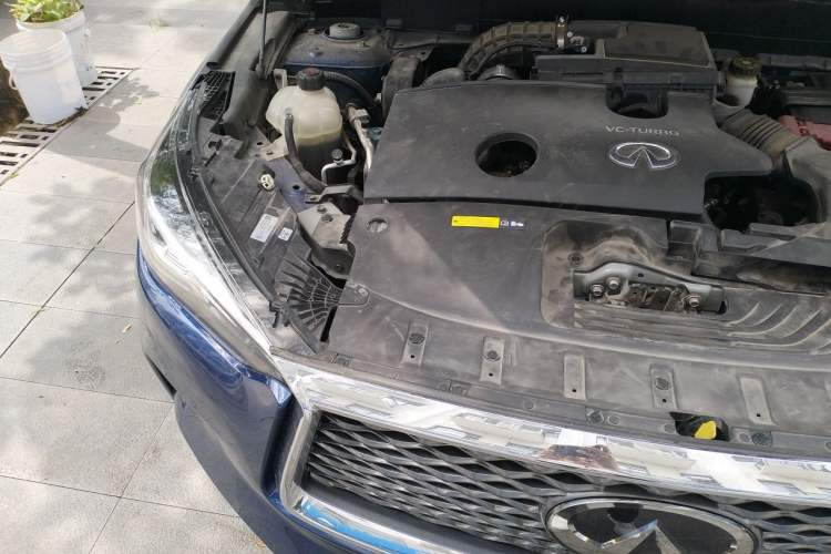 Used Infiniti QX50 2020 2.0T Four-Wheel Drive Navigation Edition Engine Bay Right