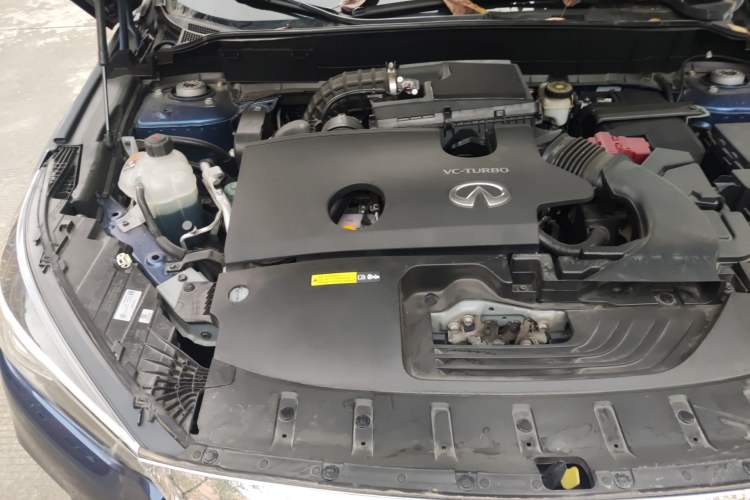 Used Infiniti QX50 2020 2.0T Four-Wheel Drive Navigation Edition Engine Bay Right