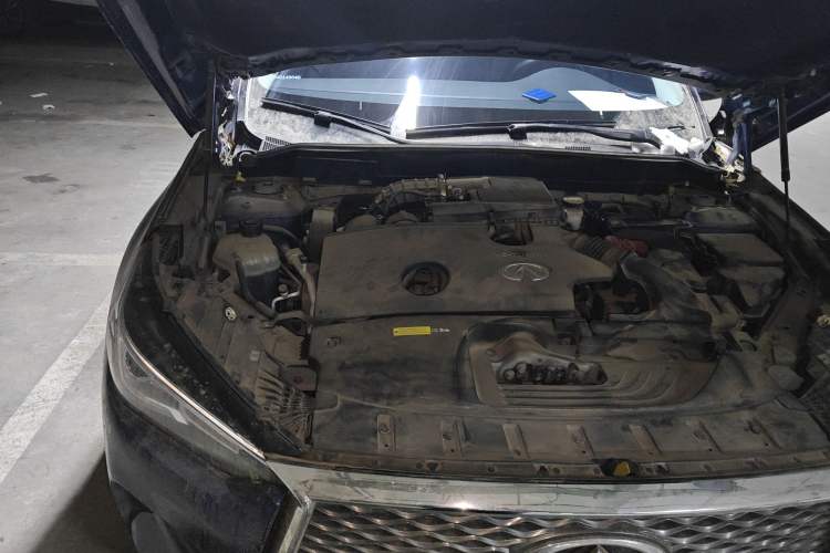 Used Infiniti QX50 2020 2.0T All-Wheel-Drive Elite Version Engine Bay Right