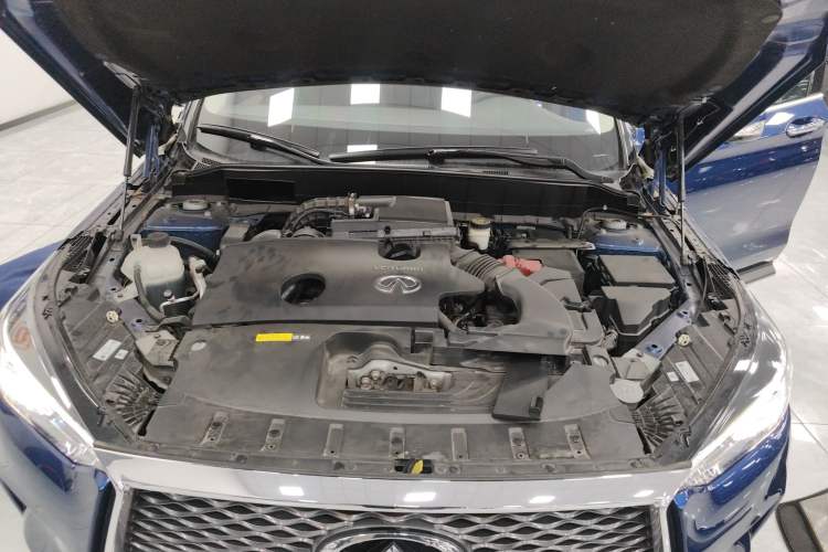 Used Infiniti QX50 2020 2.0T All-Wheel-Drive Elite Version Engine Bay