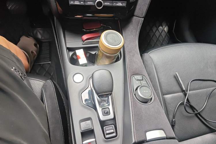Used Infiniti QX50 2020 2.0T Four-Wheel Drive Flagship Edition Gear Lever