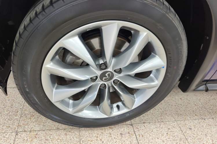 Used Infiniti QX50 2020 Revised Version 2.0T All-Wheel Drive Elite Edition Left Front Wheel Hub